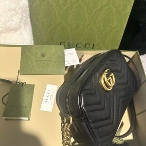 🔥🔥🔥Authentic Gucci GG Marmont Small Crossbody Bag 💼